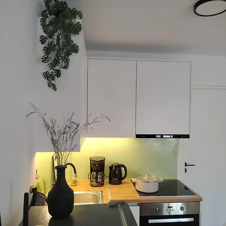 Modern & Spacious 100m From The شقة خيرسونِسوس