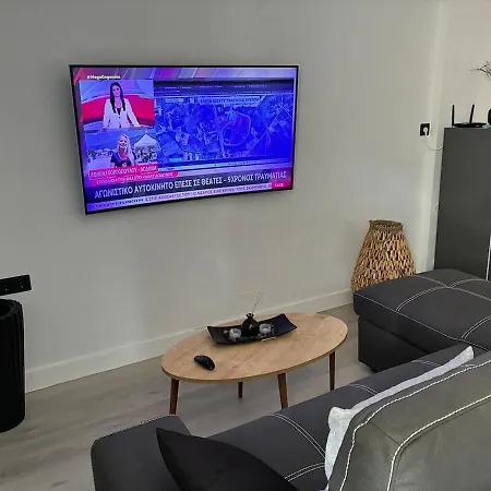 Modern & Spacious 100m From The خيرسونِسوس