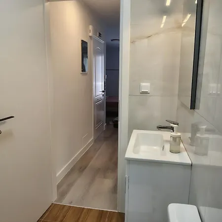 Modern & Spacious 100m From The شقة خيرسونِسوس