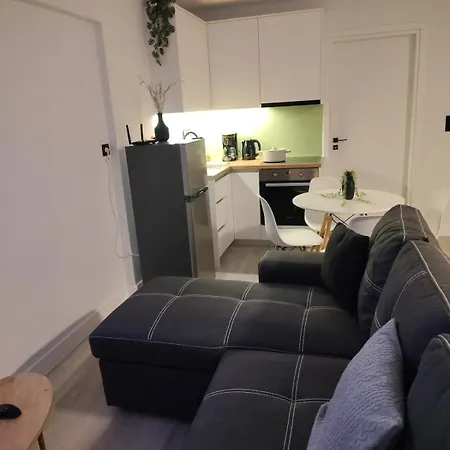 Modern & Spacious 100m From The *