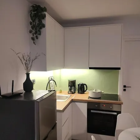 Modern & Spacious 100m From The * خيرسونِسوس