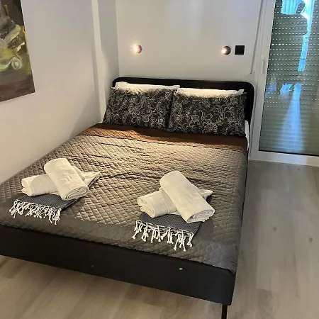 Modern & Spacious 100m From The * خيرسونِسوس