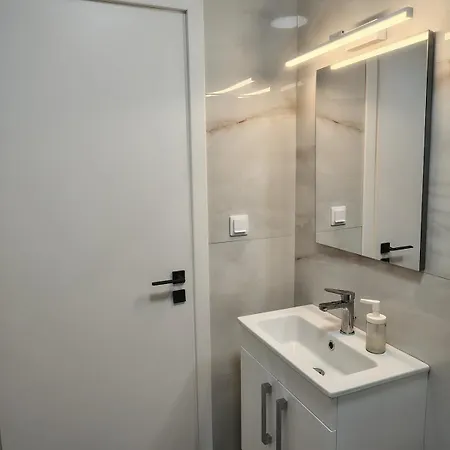 شقة Modern & Spacious 100m From The *